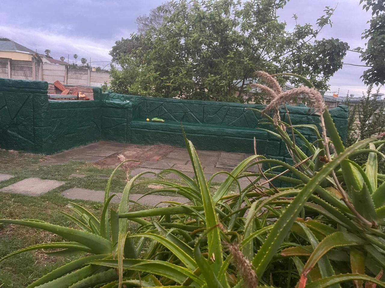 Heba Guest Lodge Two Uitenhage Exterior photo